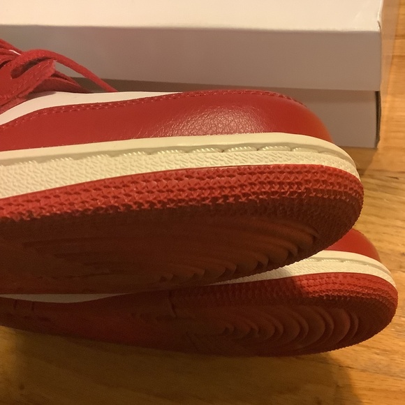 Nike Air Jordan 1 Low Gym Red Sail Mens Size 9 - Picture 12 of 13